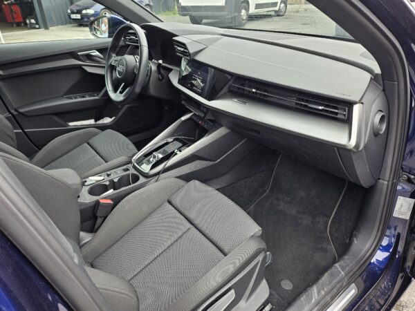 AUDI A3 Sportback 40 TFSIe 204 S tronic 6 Design Luxe – Image 4